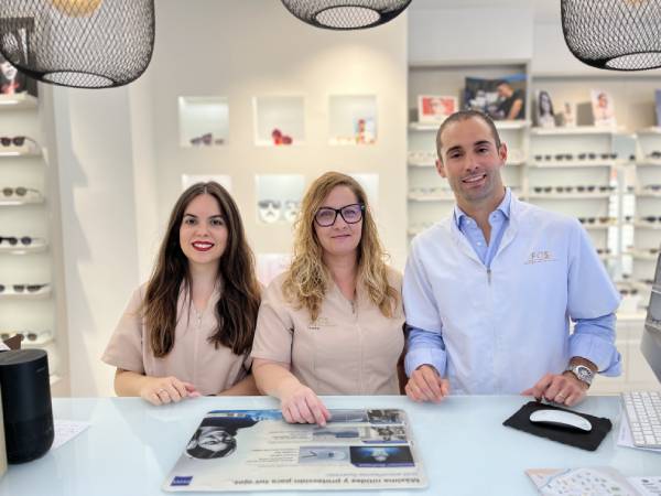 equipo óptica claravisión alzira